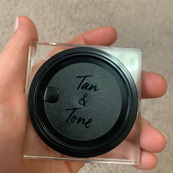 Huda beauty bronzer - Picture 2 of 4